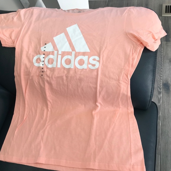 Woman’s Adidas t shirt - Picture 1 of 2